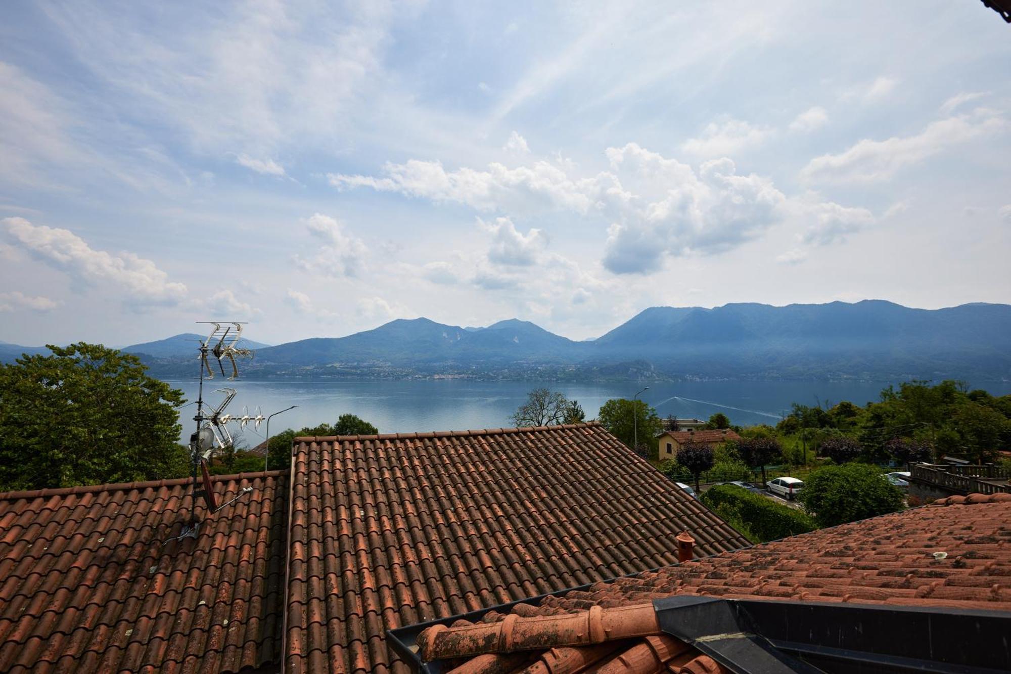 Villa Di Paese - Splendida Vista Lago Maggiore Oggebio المظهر الخارجي الصورة
